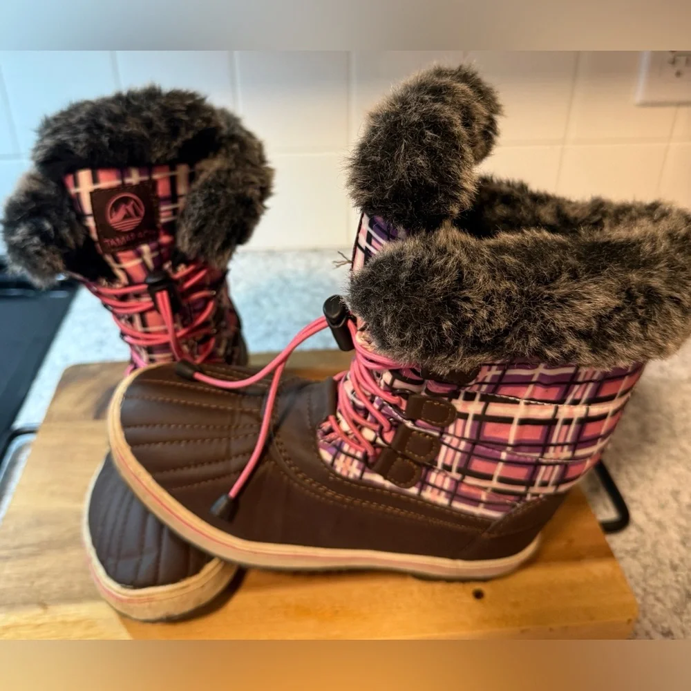 Tamarack | Girls Pink Plaid Lined Winter Boots w/Pink Bungee Lace, Size 3